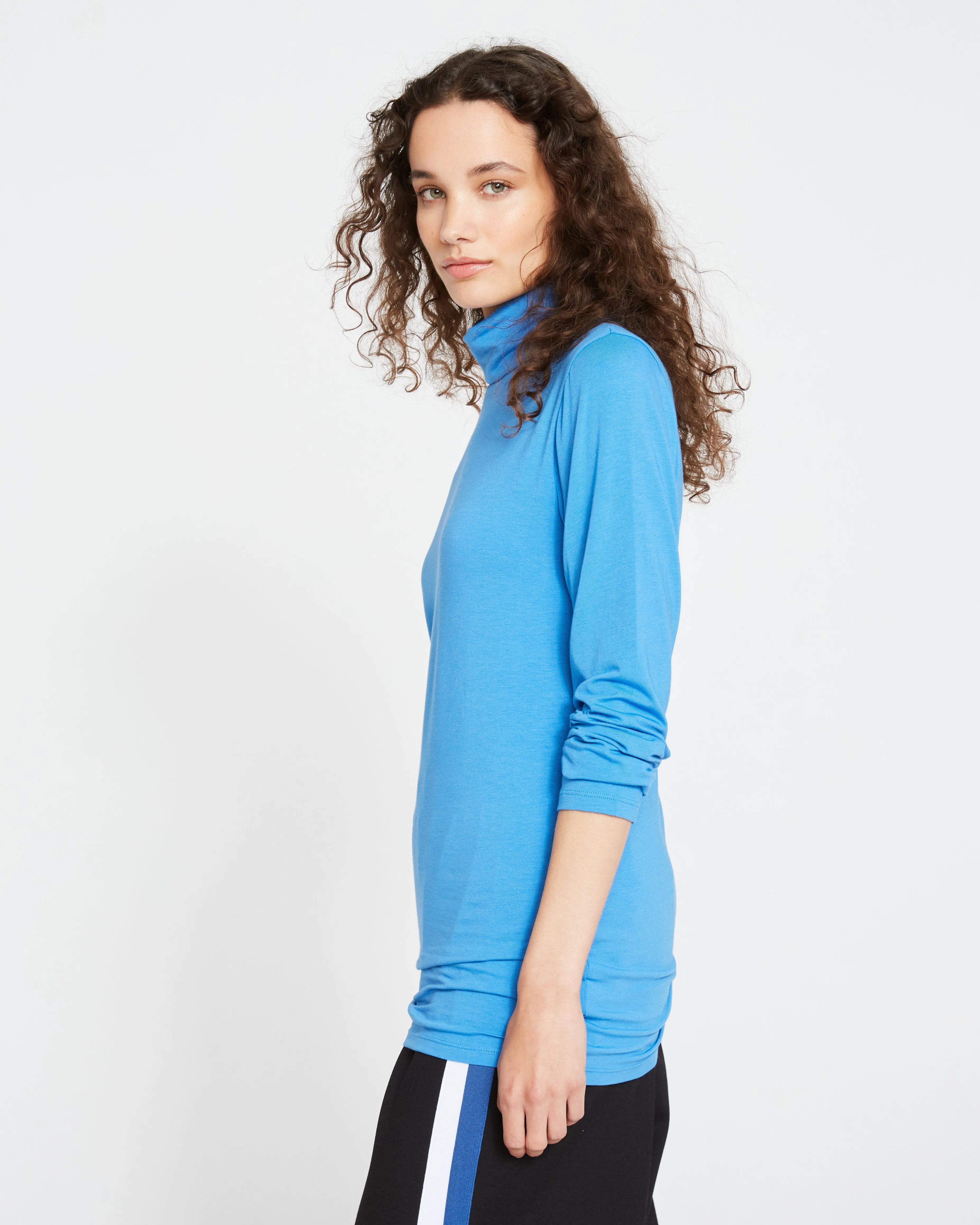 Close Fit Turtleneck - Cobalt