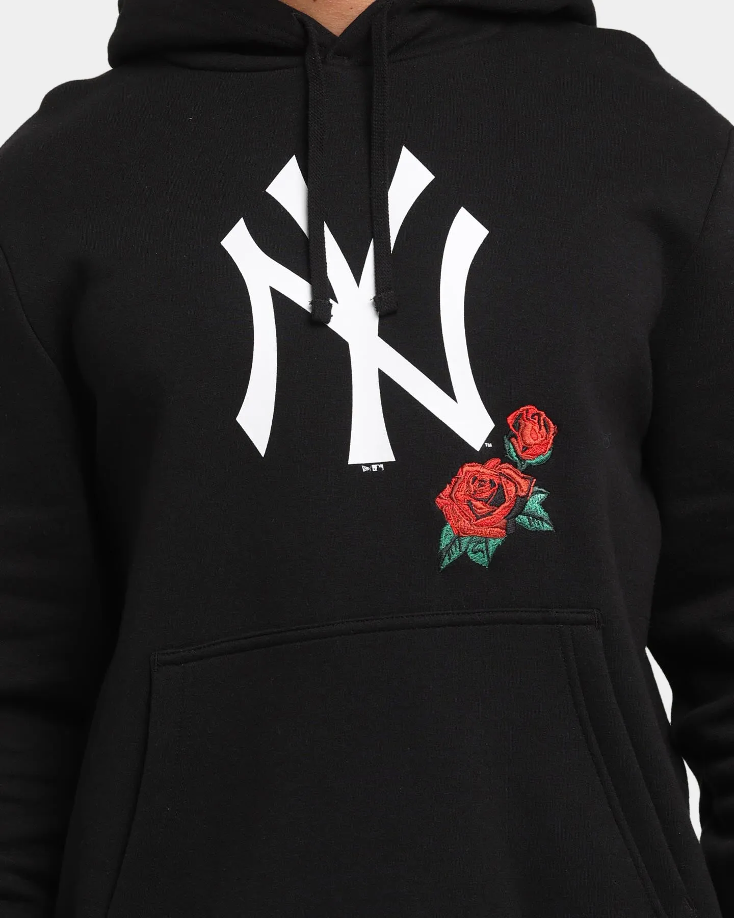 New Era New York Yankees Large Rose Hoodie Black