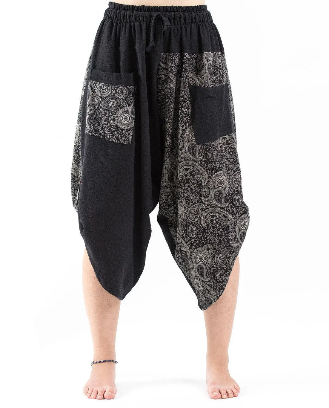 Unisex two Tone Paisley Prints Three Quarter Pants in Black